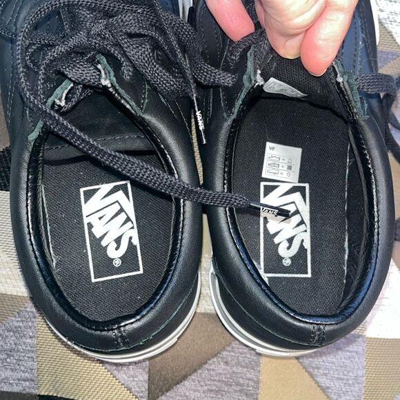 EXCELLENT CONDITION VANS OLD SKOOL STACKED SHINY BLACK/WHITE PLATFORM SHOES 8.5 - Picture 3 of 9